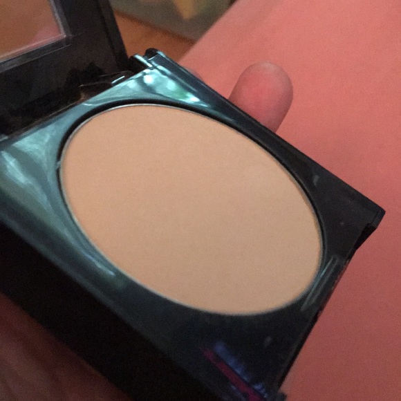 Fit me! Pressed powder - Picture 2 of 4